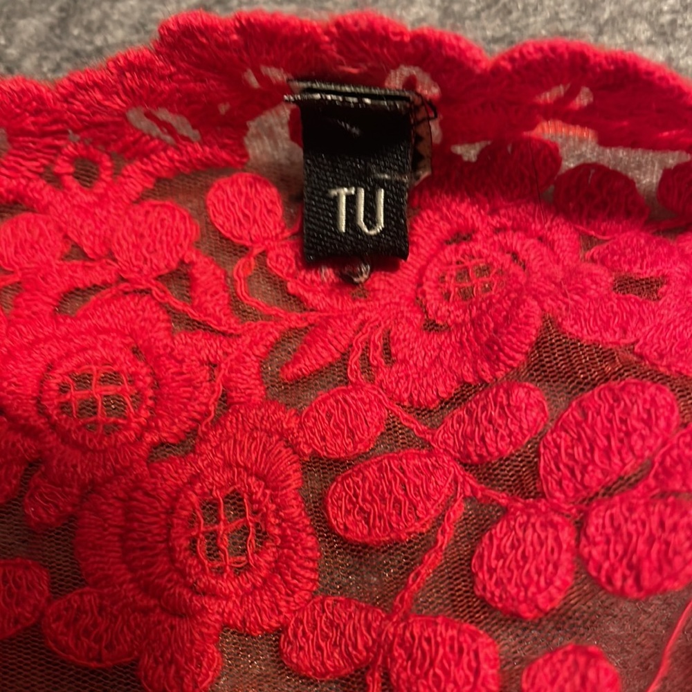 Red sweater - Picture 2 of 6